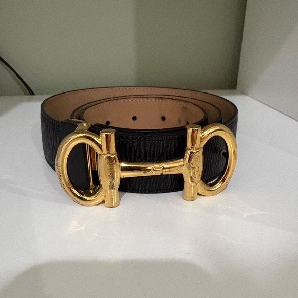 Salvatore Ferragamo Black Leather with Gold Hardware - Picture 4 of 16